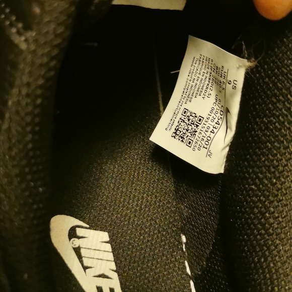 Nike shoes - Picture 3 of 3